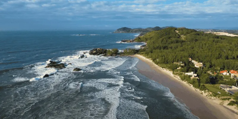 Praia da barra em garopaba